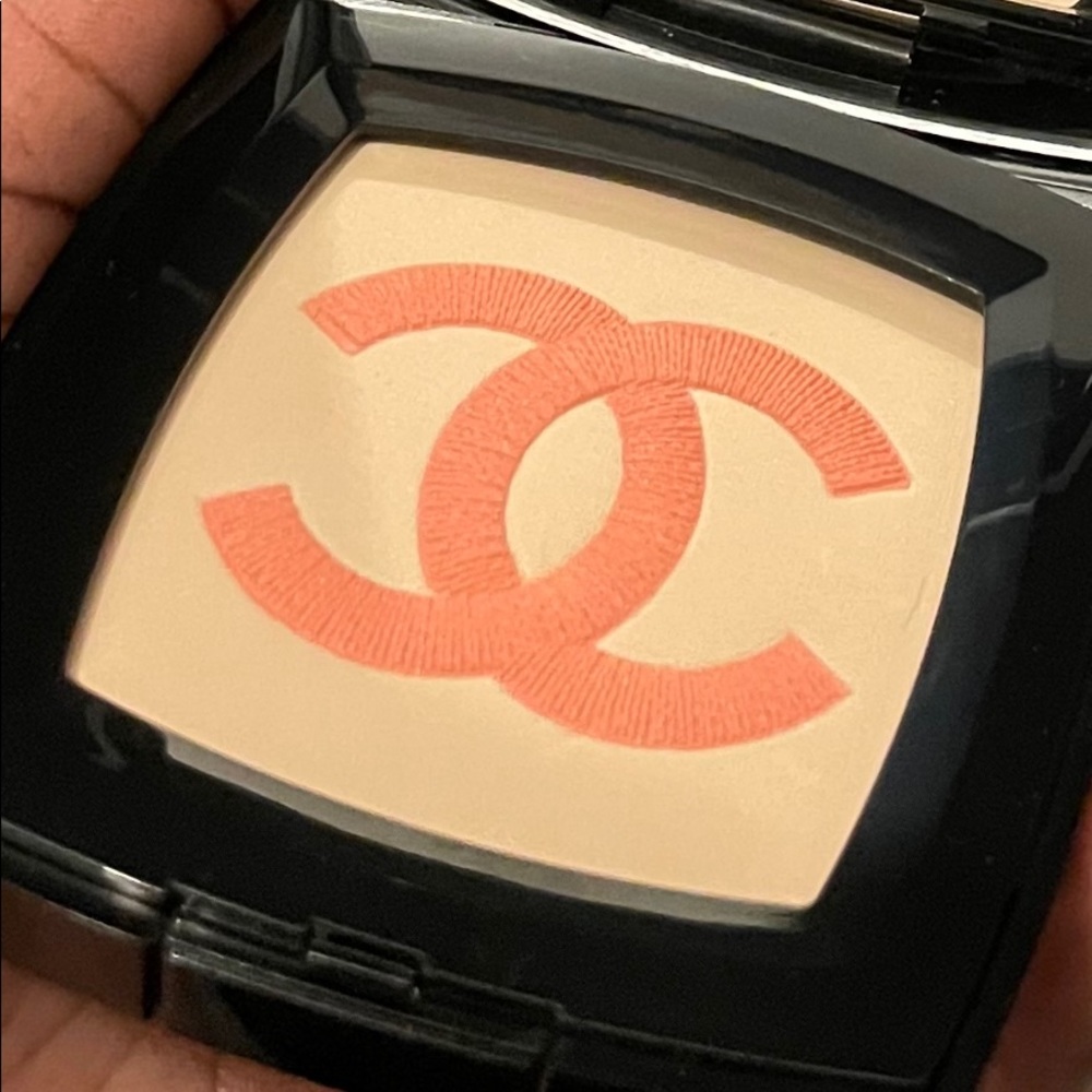 New Chanel Infiniment illuminating powder